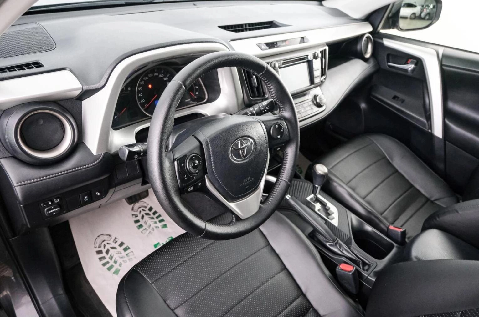 Toyota RAV4 7 из 20