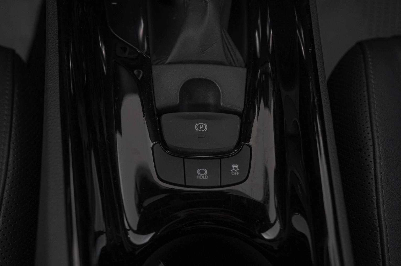 Toyota C-HR 23 из 26