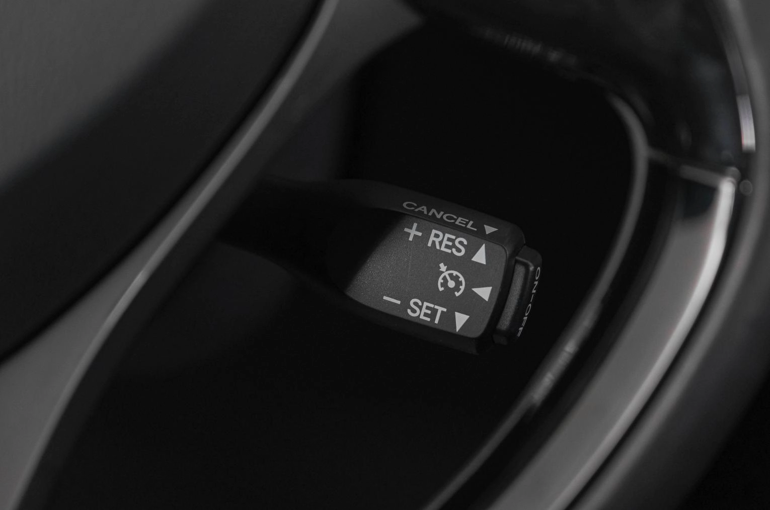 Toyota C-HR 18 из 26