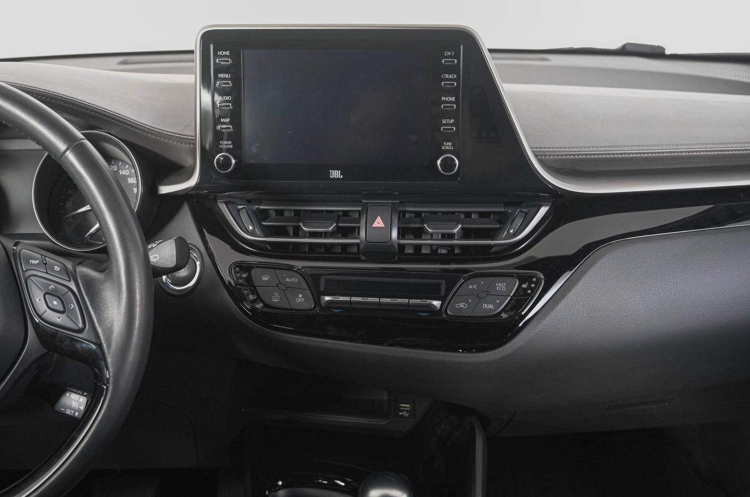 Toyota C-HR 19 из 26