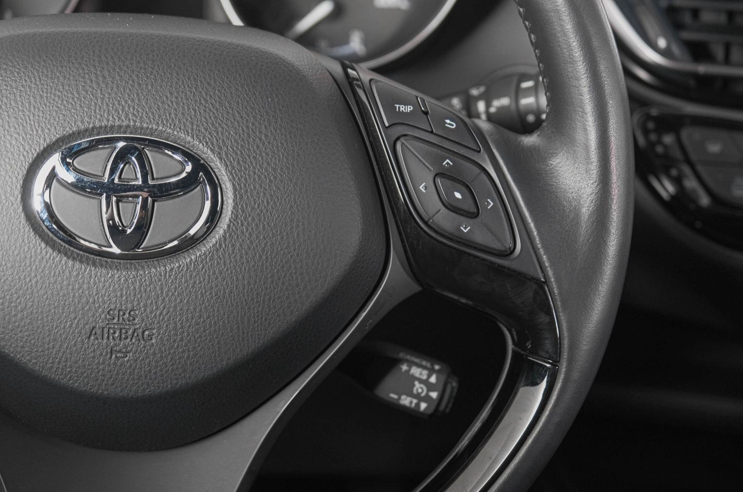 Toyota C-HR 17 из 26