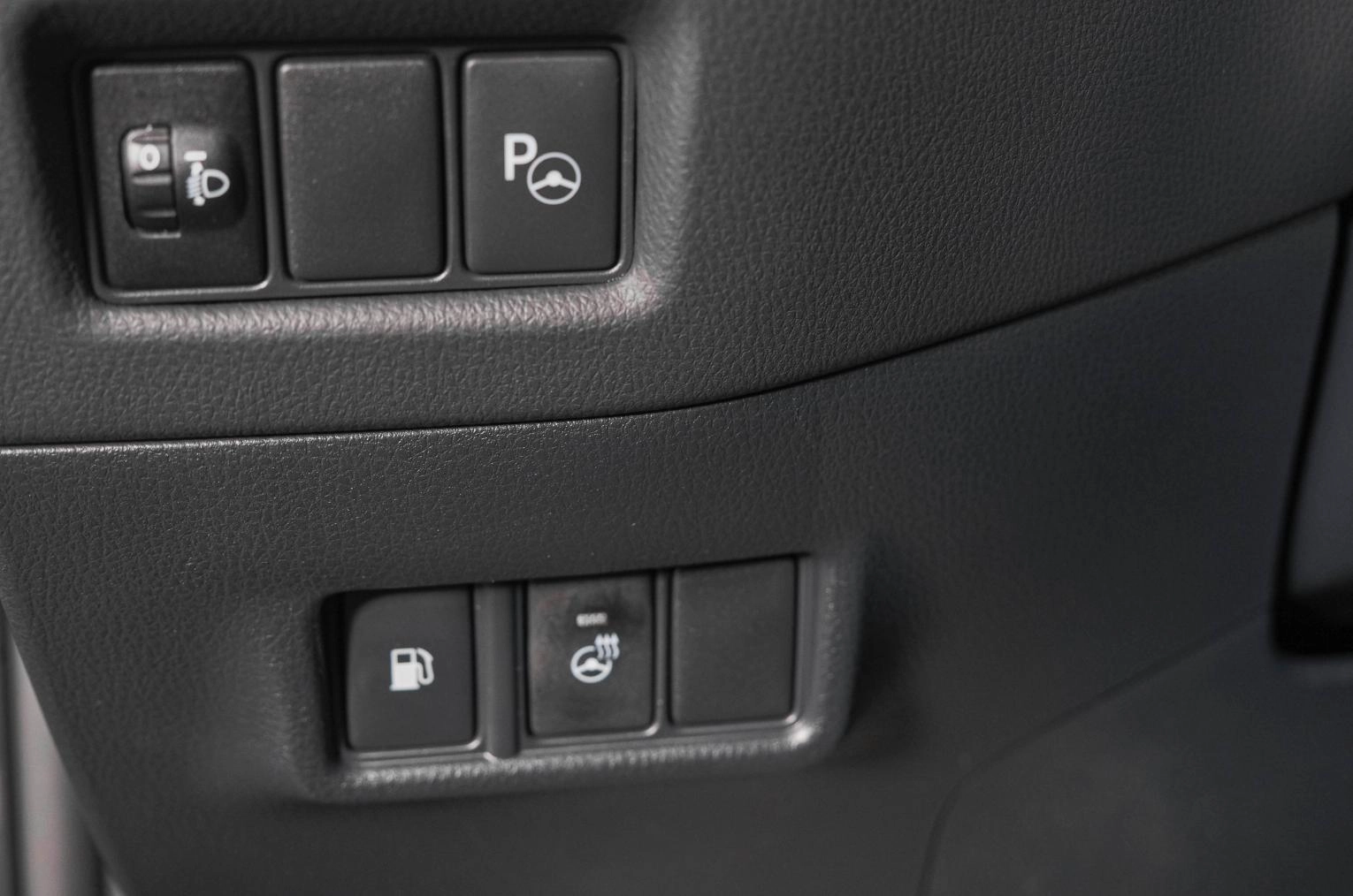 Toyota C-HR 24 из 26