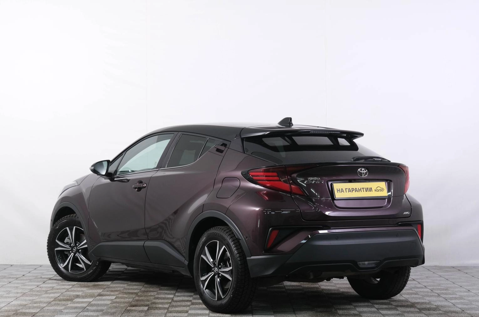 Toyota C-HR 4 из 26