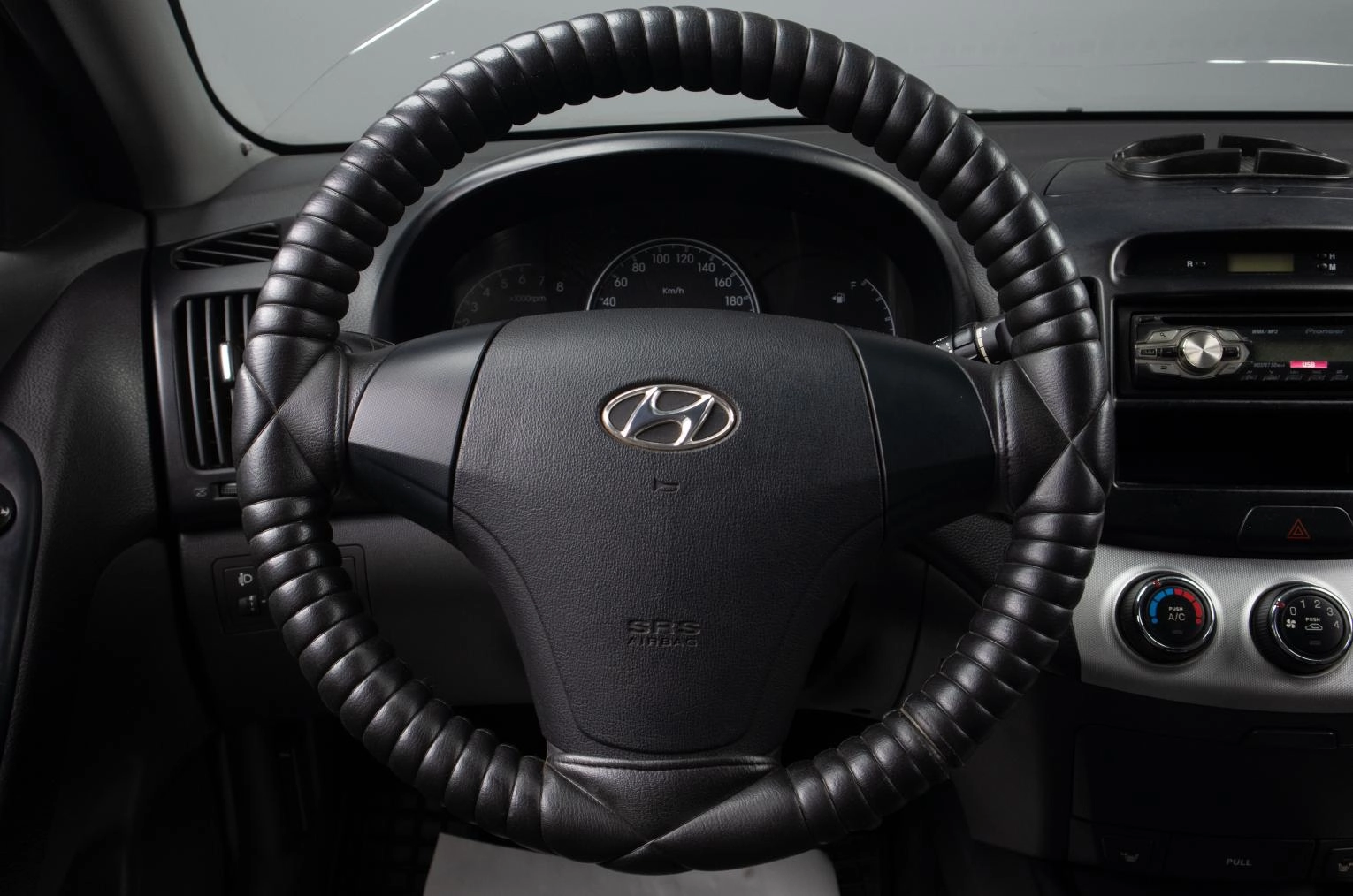 Hyundai Elantra 8 из 16