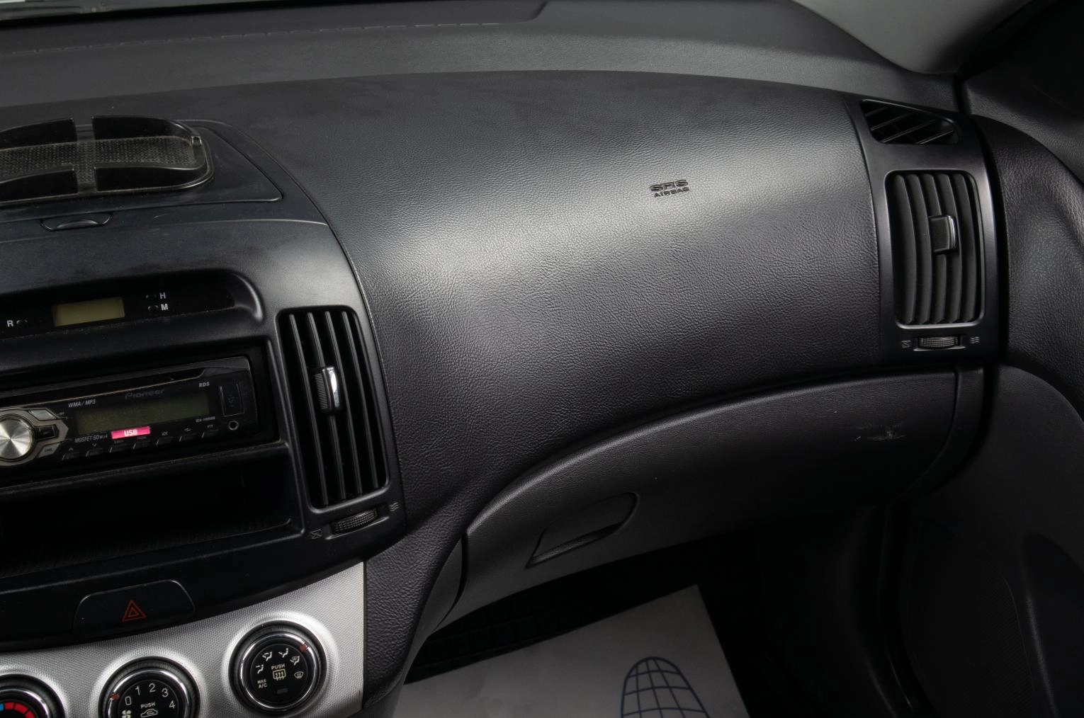 Hyundai Elantra 10 из 16