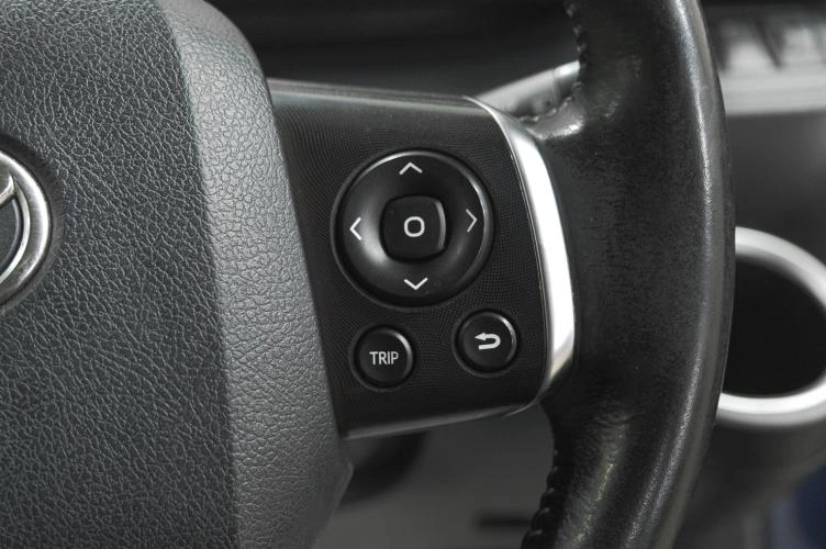 Toyota Sienta 14 из 23