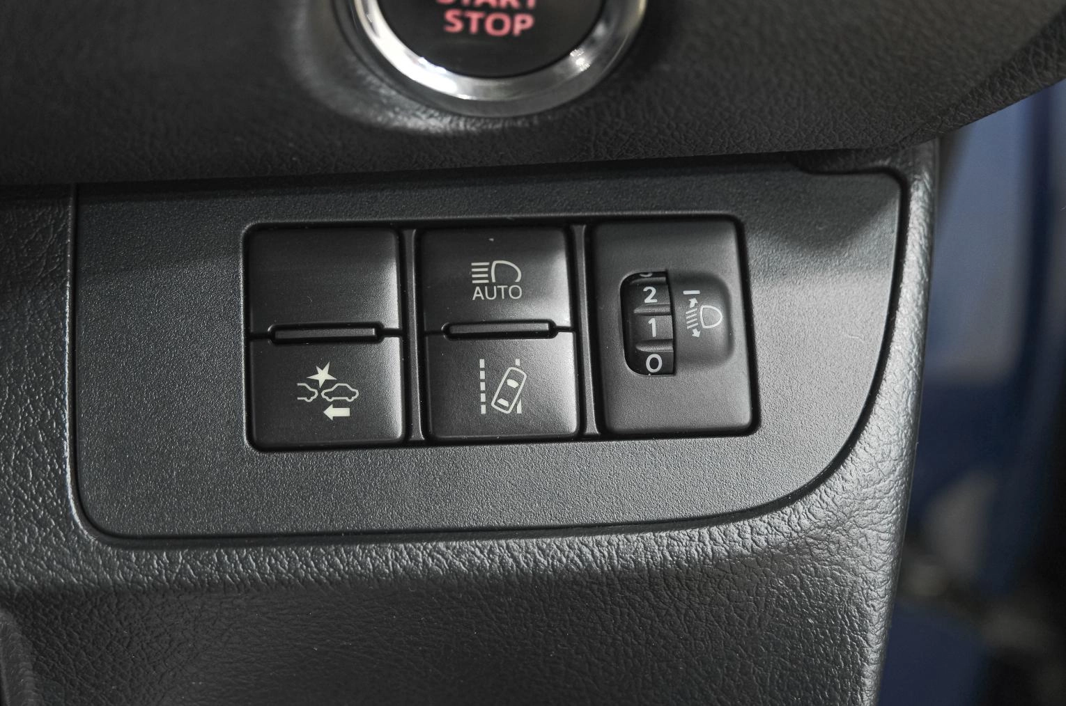 Toyota Sienta 17 из 23