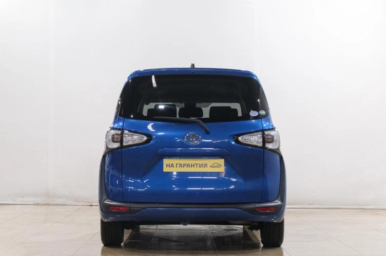 Toyota Sienta 5 из 5
