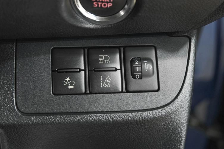 Toyota Sienta 17 из 23