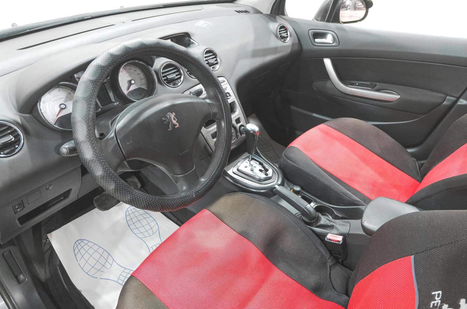 Peugeot 308 8 из 20