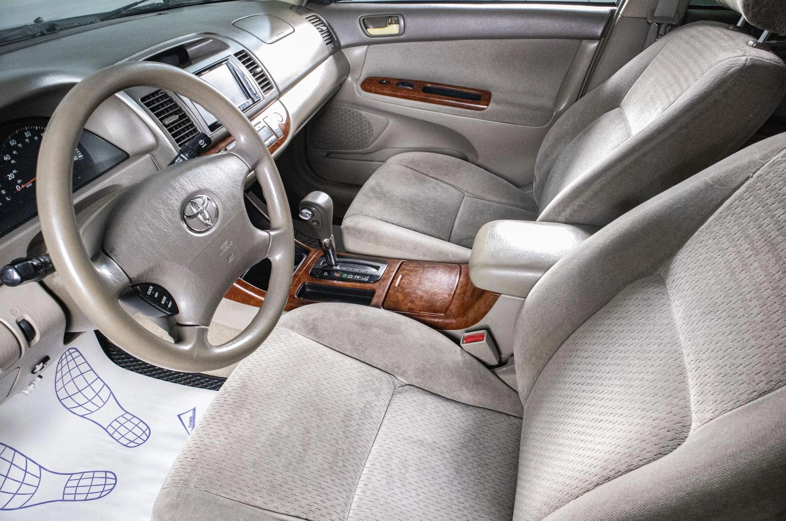 Toyota Camry 9 из 20