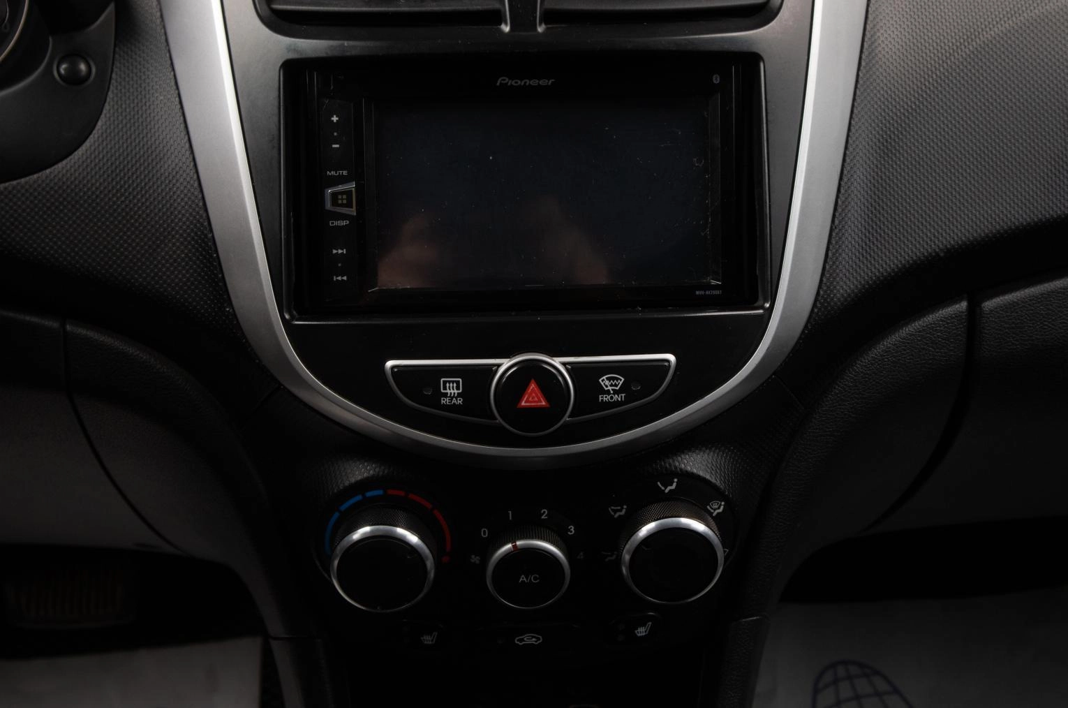 Hyundai Solaris 10 из 17