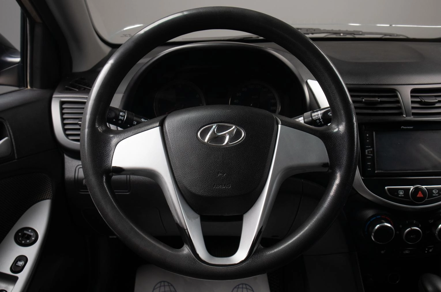 Hyundai Solaris 8 из 17