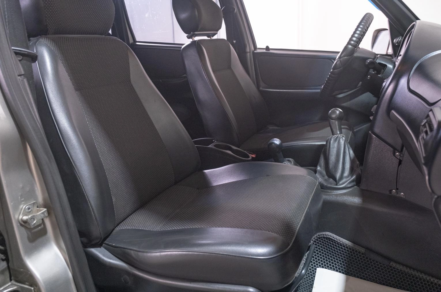 Chevrolet Niva 17 из 19