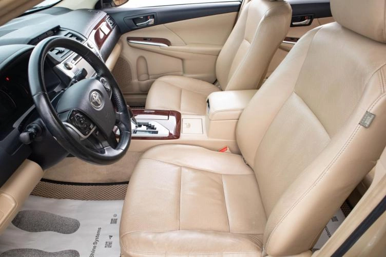 Toyota Camry 11 из 29