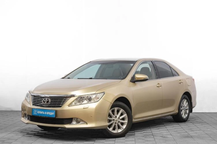Toyota Camry 3 из 29