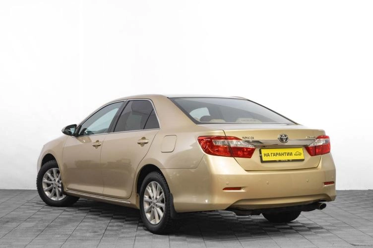Toyota Camry 6 из 29