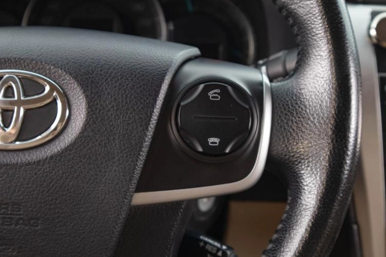 Toyota Camry 17 из 29