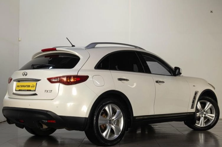 Infiniti FX37 4 из 5