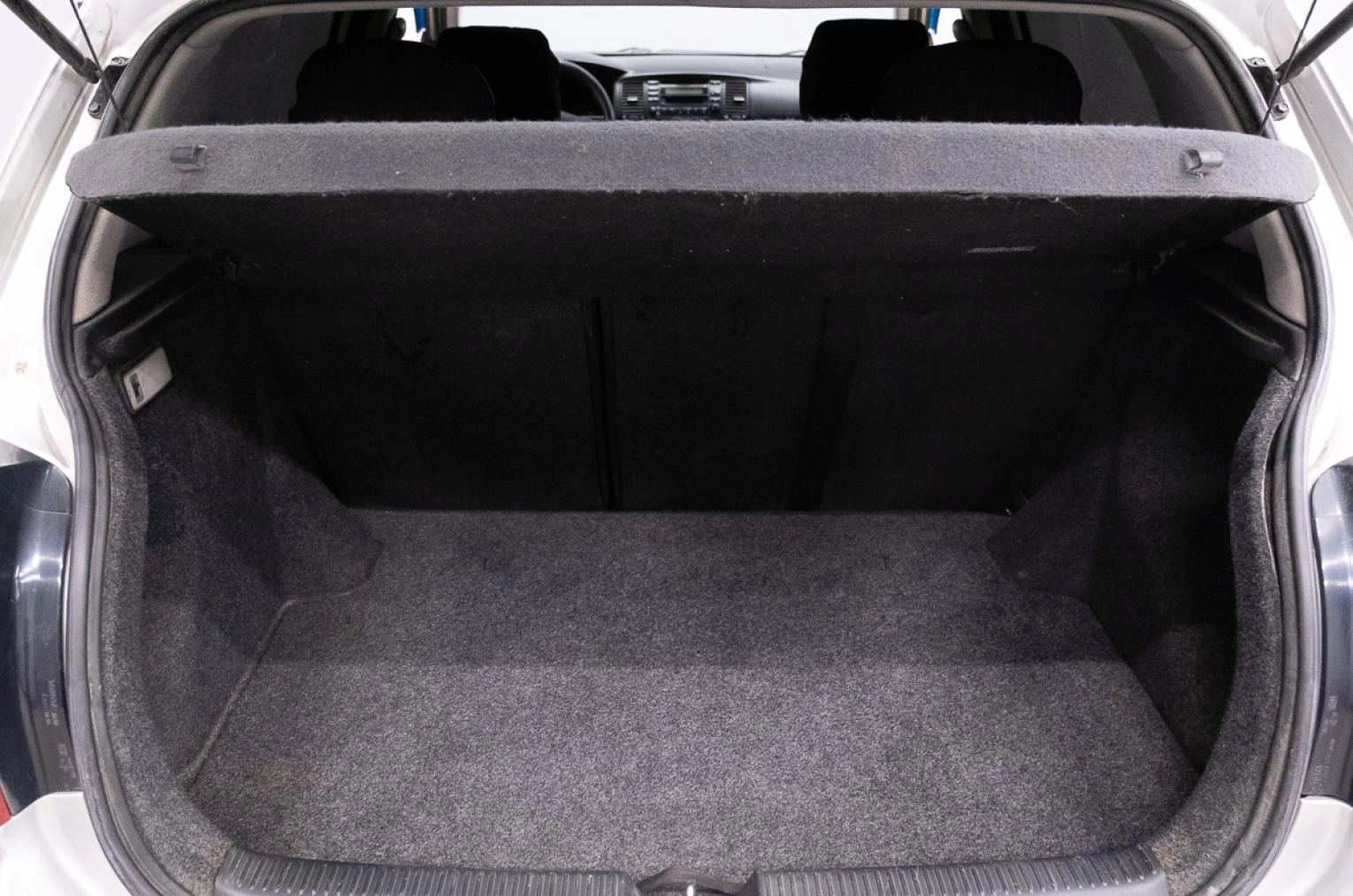 Toyota Corolla 18 из 18