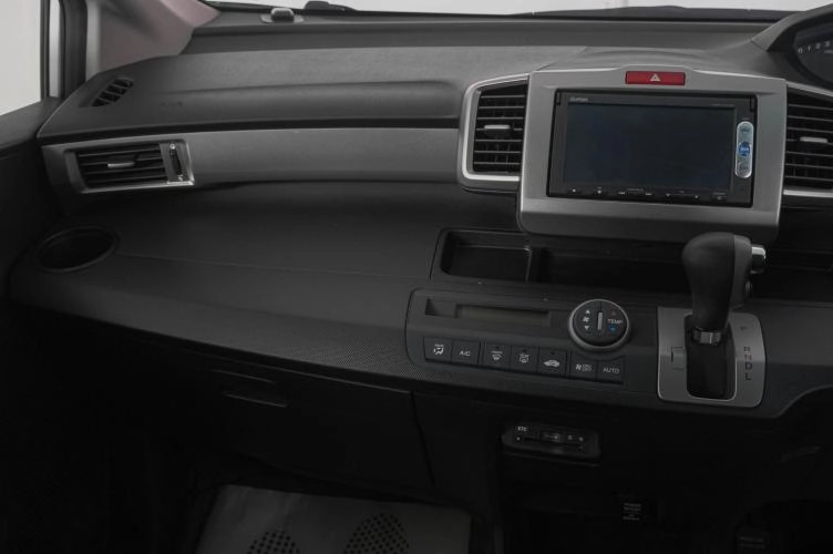 Honda Freed 12 из 21