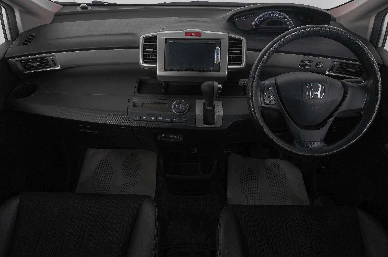 Honda Freed 13 из 21