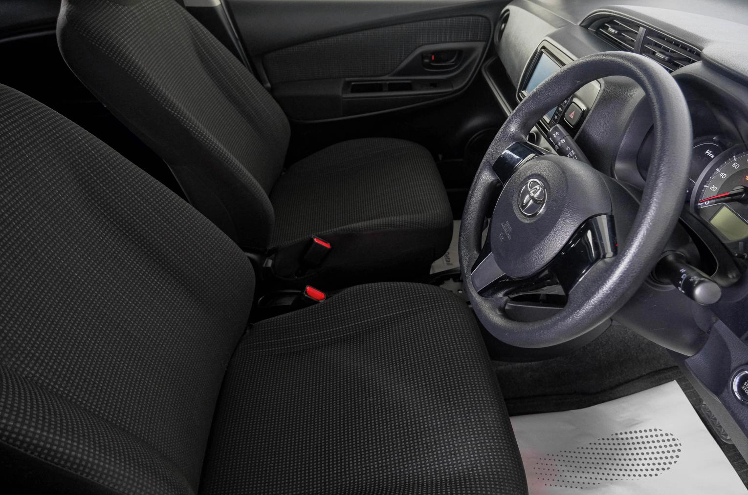 Toyota Vitz 10 из 19