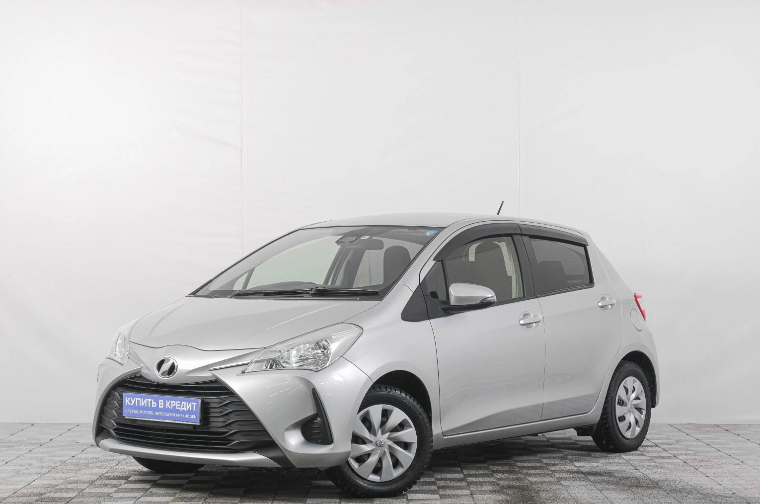 Toyota Vitz 3 из 19