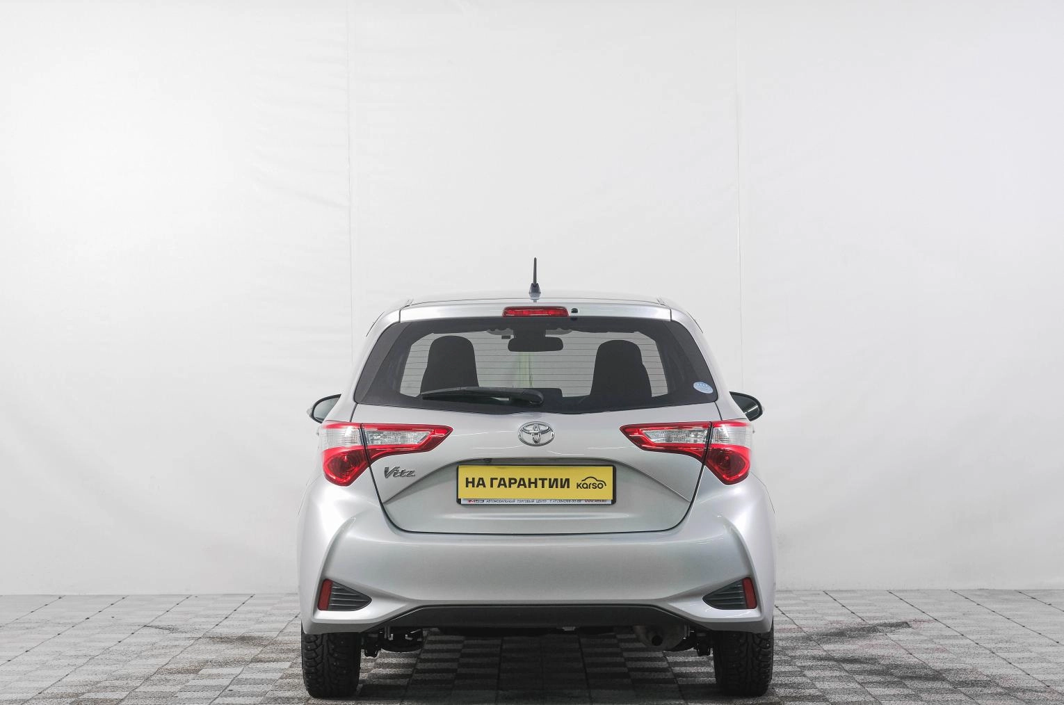 Toyota Vitz 4 из 19