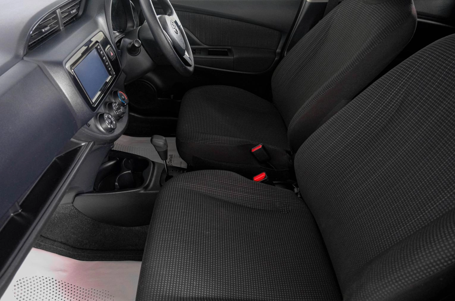 Toyota Vitz 7 из 19