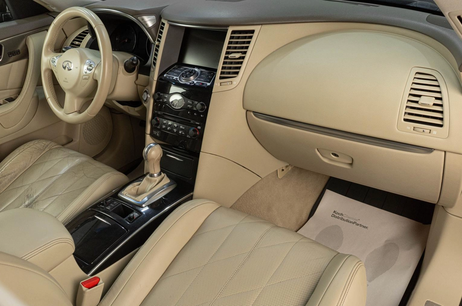 Infiniti FX35 9 из 24