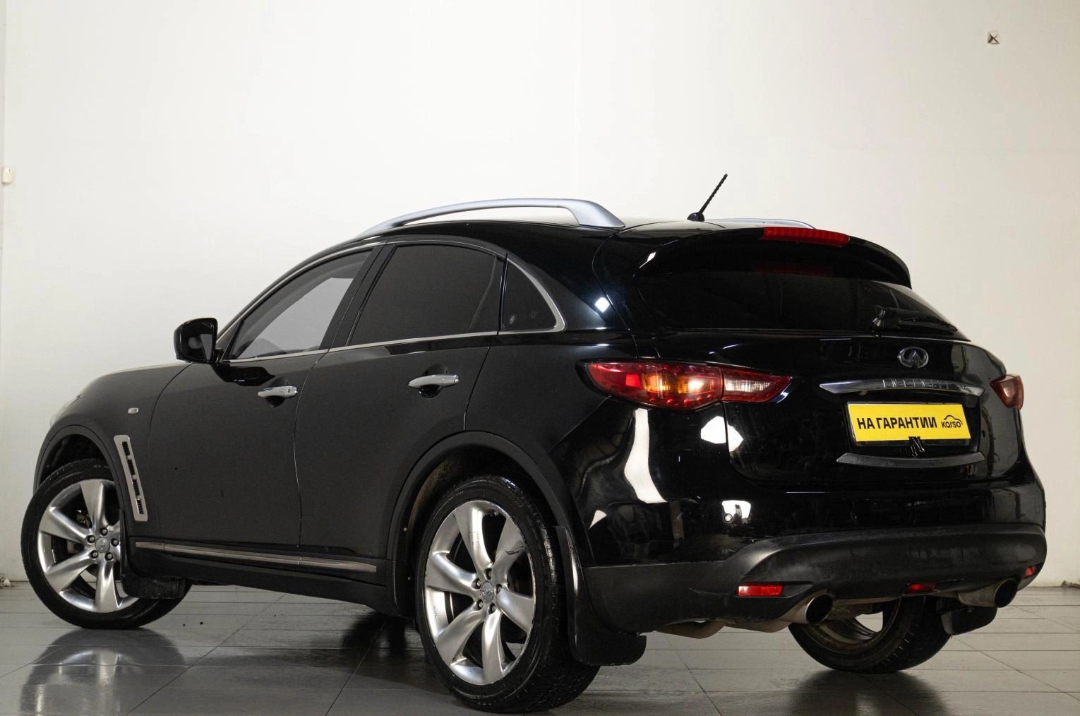 Infiniti FX35 4 из 24