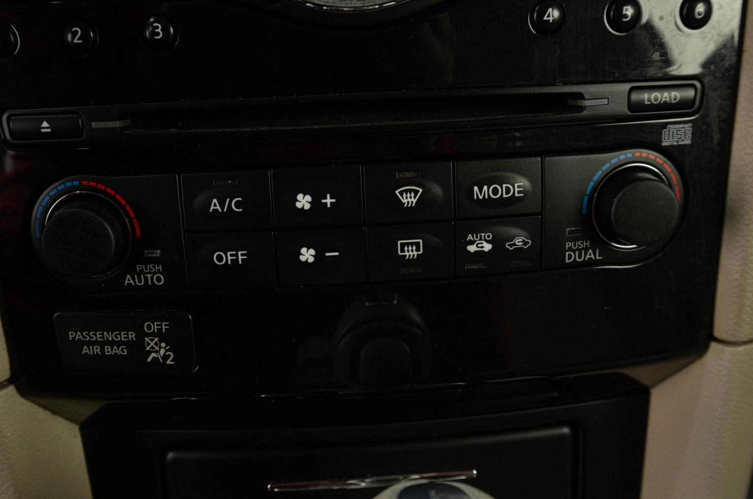 Infiniti FX35 17 из 24