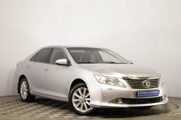 Toyota Camry 1 из 5