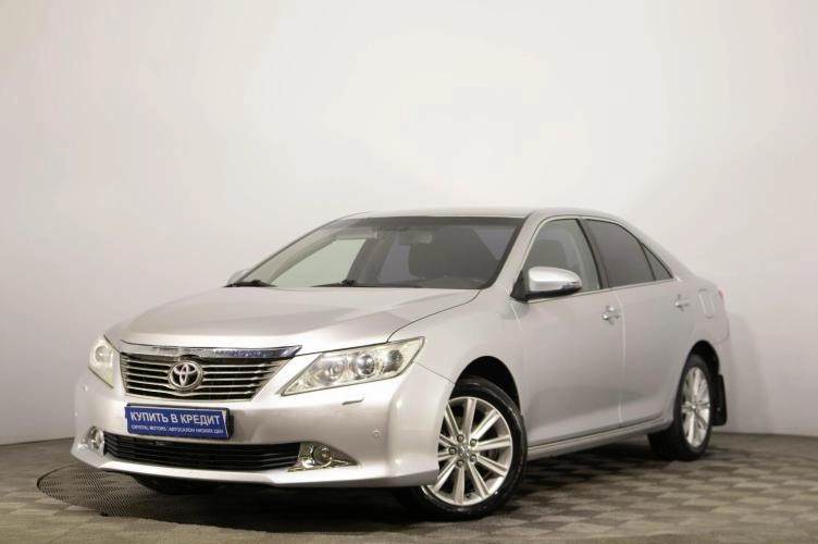 Toyota Camry 3 из 5