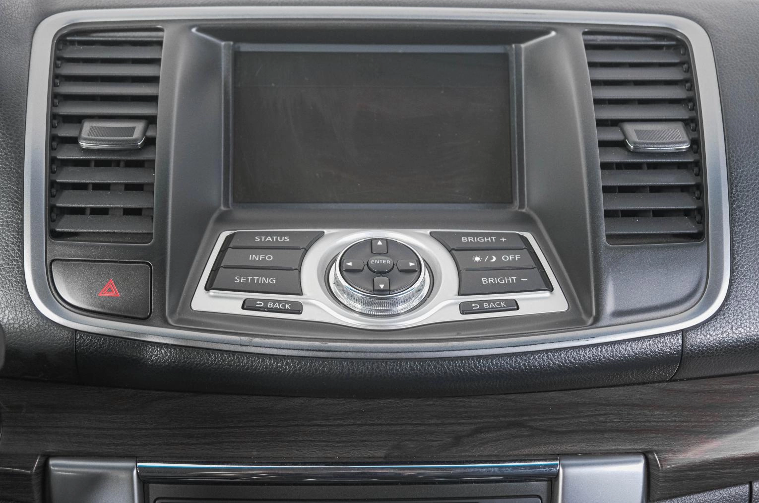 Nissan Teana 19 из 27