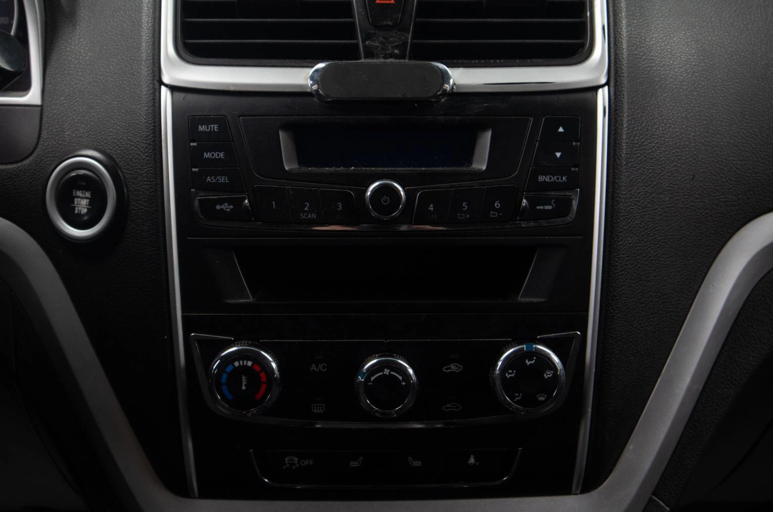 Geely Emgrand EC7 22 из 33