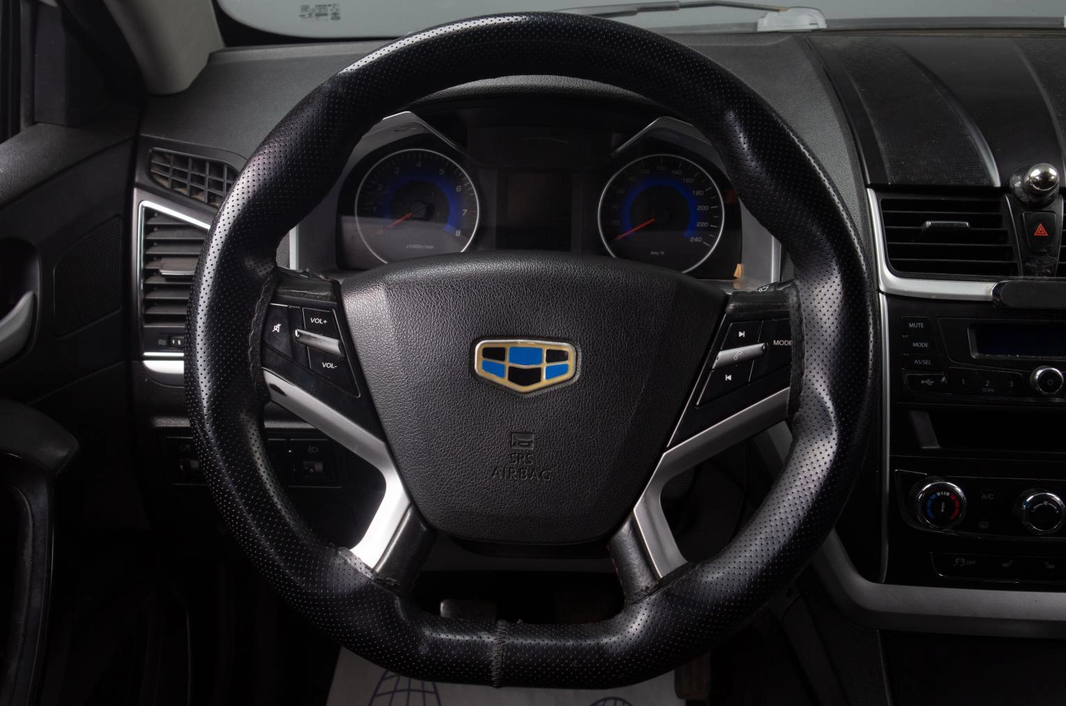 Geely Emgrand EC7 12 из 33