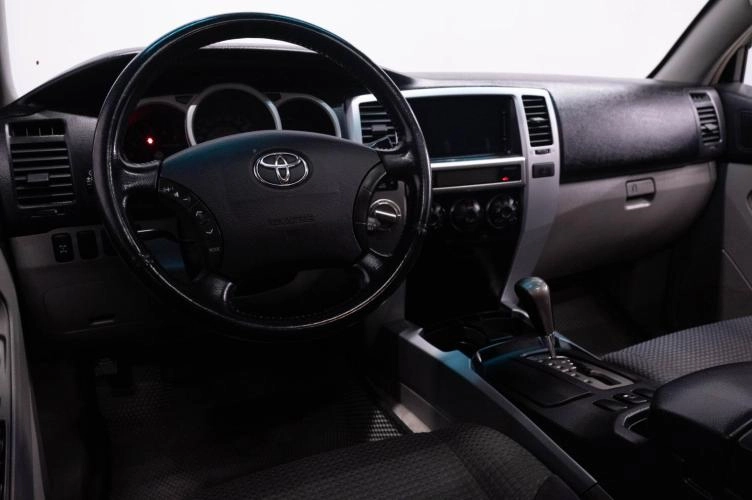 Toyota 4Runner 10 из 20