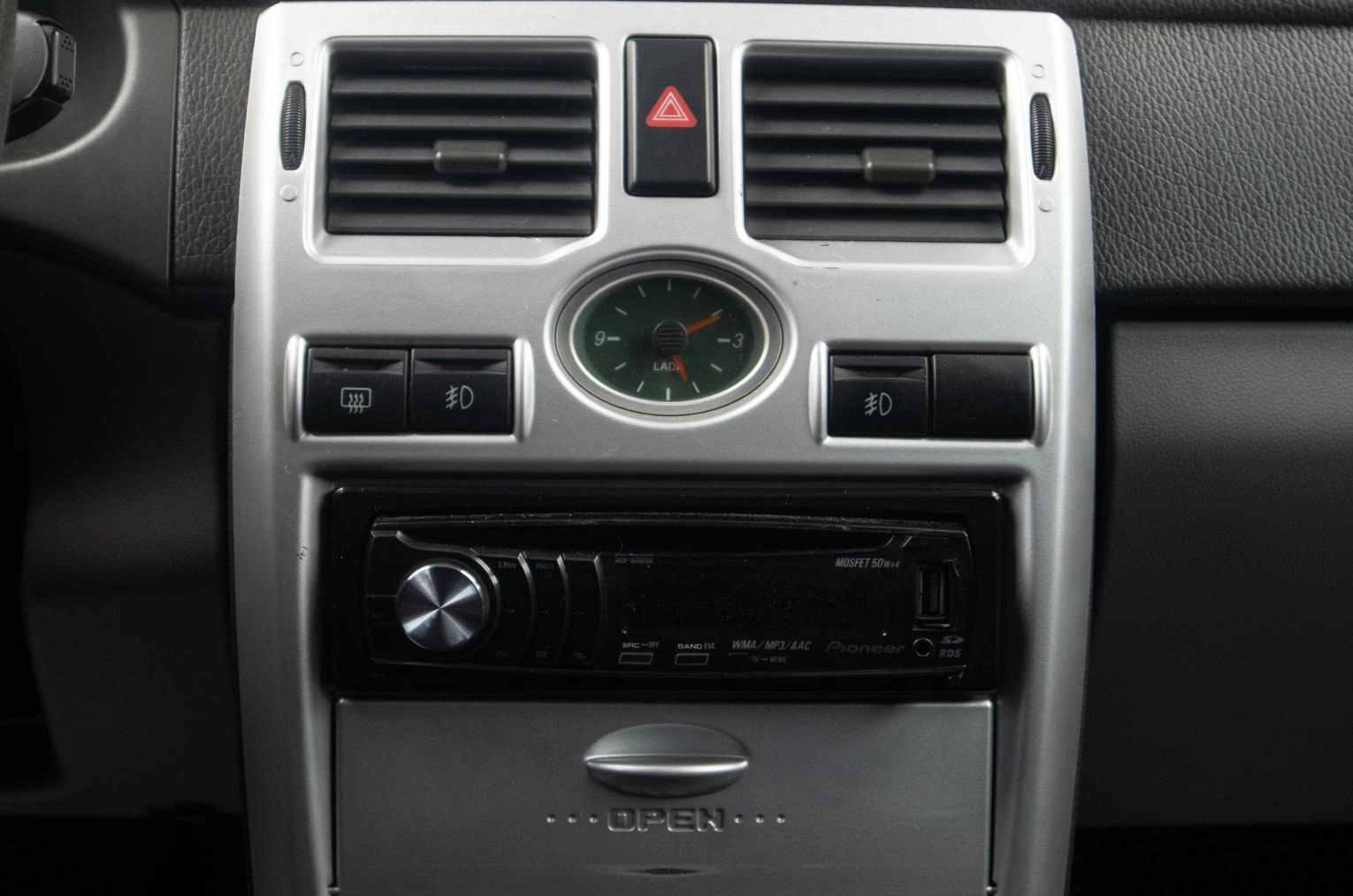 ВАЗ (LADA) Priora 11 из 16