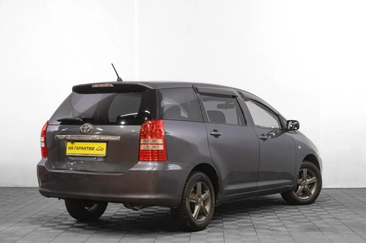Toyota Wish 4 из 5