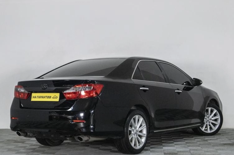 Toyota Camry 4 из 5