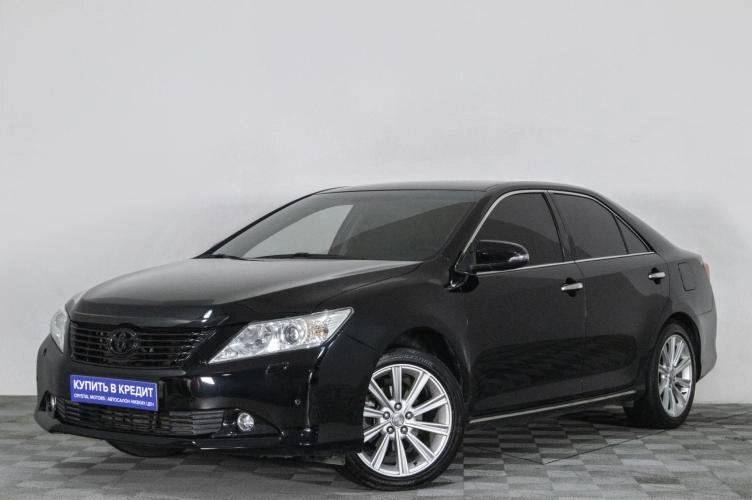 Toyota Camry 3 из 5