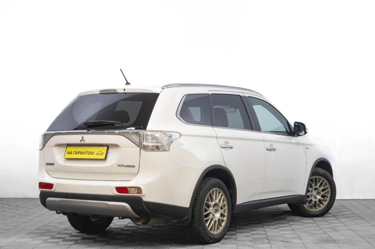 Mitsubishi Outlander 4 из 5