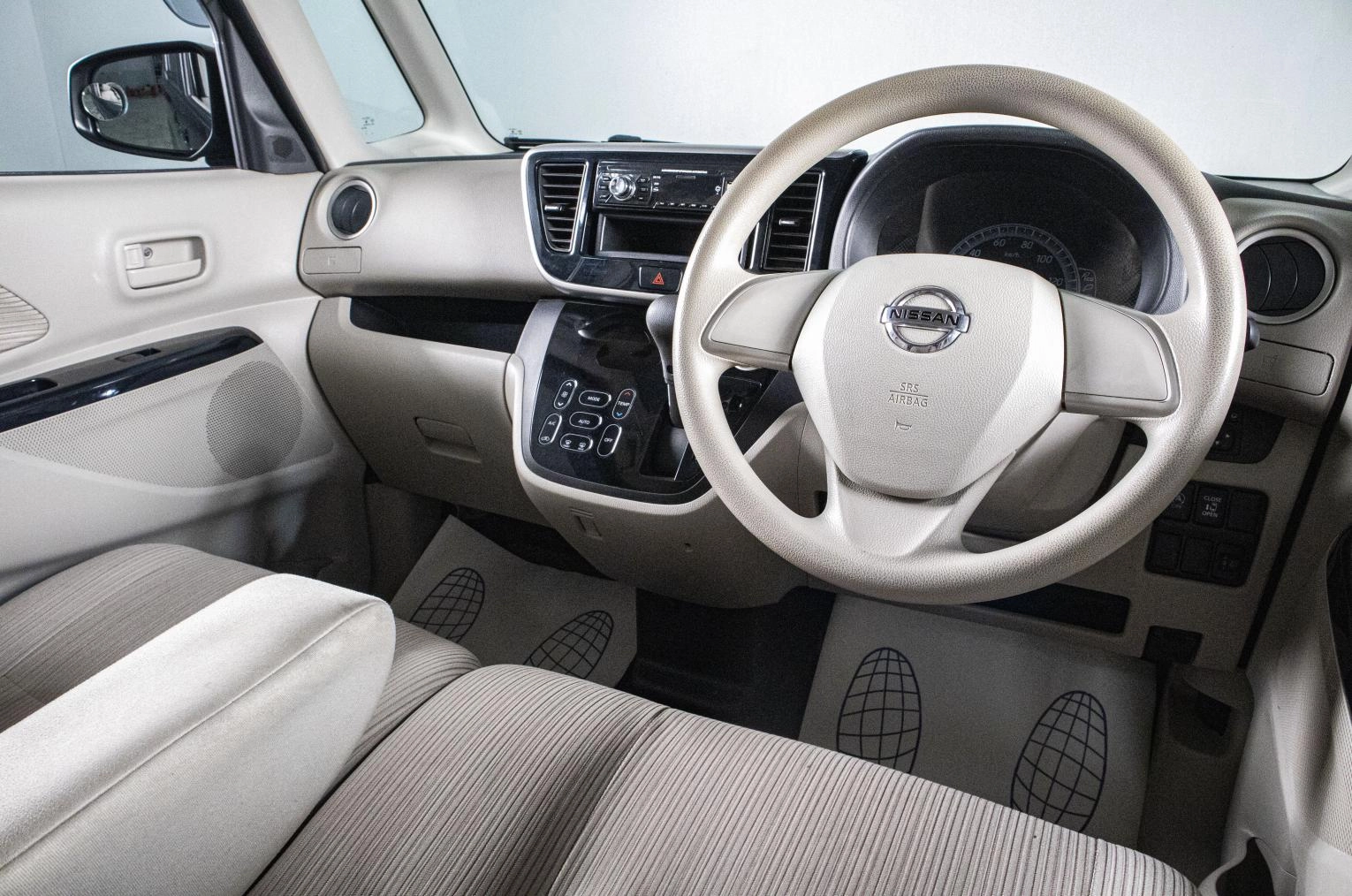 Nissan Dayz Roox 11 из 17