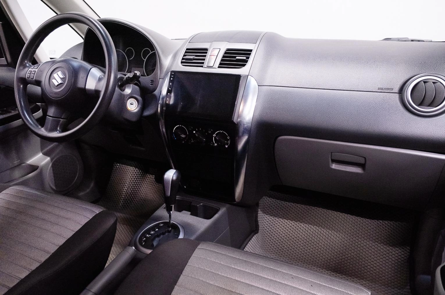 Suzuki SX4 16 из 18