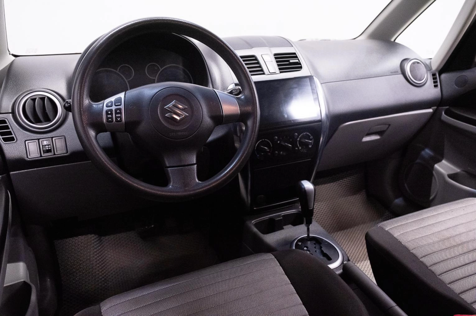 Suzuki SX4 10 из 18