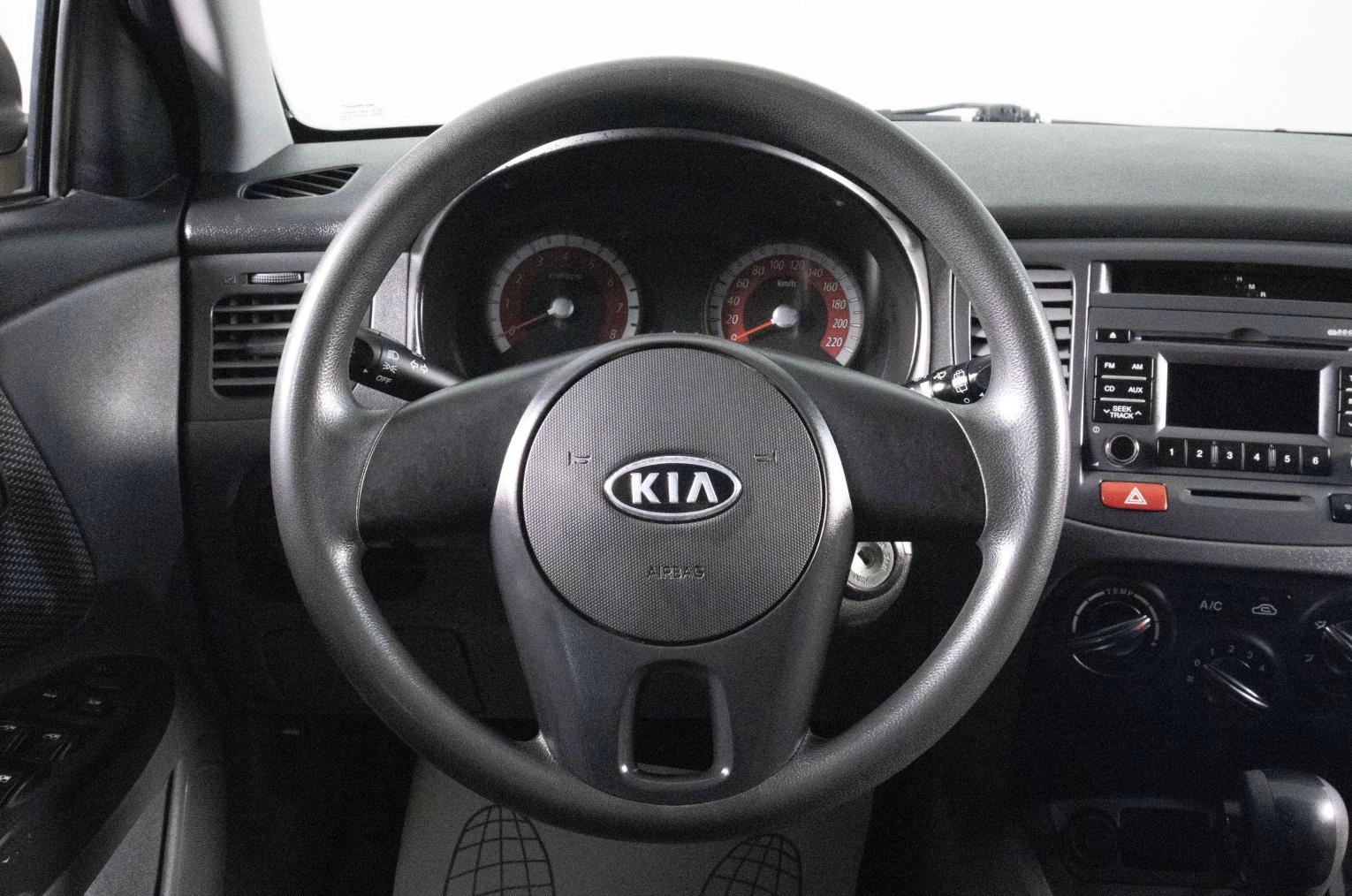 KIA Rio 11 из 17