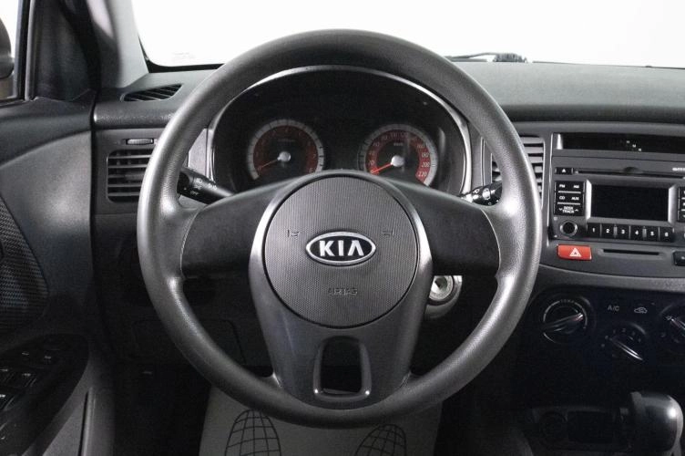 KIA Rio 11 из 17