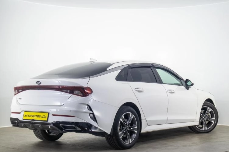 KIA K5 4 из 6